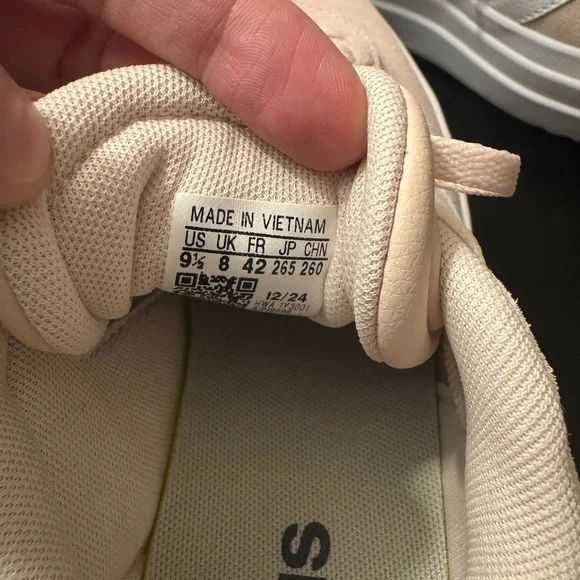 Adidas Women's light Pink Sneakers - NEW - Picture 3 of 7